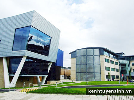 Trường đại học Huddersfield